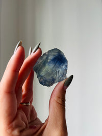 Load image into Gallery viewer, Fujian fluorite chunk with zoning
