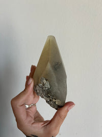 Load image into Gallery viewer, Sweetwater Calcite Point
