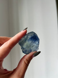 Load image into Gallery viewer, Fujian fluorite chunk with zoning
