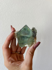 Load image into Gallery viewer, Bladed Calcite and Fluorite twin from Yaogangxian
