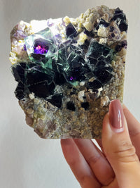 Load image into Gallery viewer, Yindu Fluorite on Matrix
