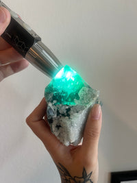Load image into Gallery viewer, Fluorite with quartz
