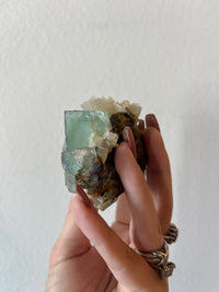 Load image into Gallery viewer, Bladed Calcite and Fluorite twin from Yaogangxian
