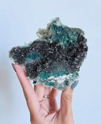 Load image into Gallery viewer, Green Stilbite Apophyllite &amp; Heulandite
