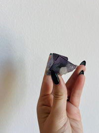 Load image into Gallery viewer, Yaogangxian Fluorite twin with Quartz
