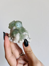 Load image into Gallery viewer, Candle Quartz with Fluorite
