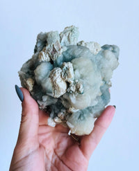 Load image into Gallery viewer, Green Stilbite Apophyllite &amp; Heulandite
