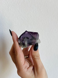 Load image into Gallery viewer, Yaogangxian Fluorite twin with Quartz

