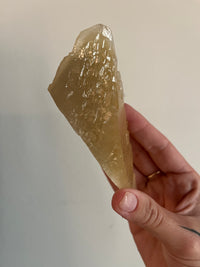 Load image into Gallery viewer, Calcite Point from Sweetwater Mine
