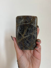 Load image into Gallery viewer, Purple flash Labradorite
