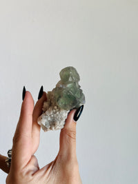 Load image into Gallery viewer, Candle Quartz with Fluorite
